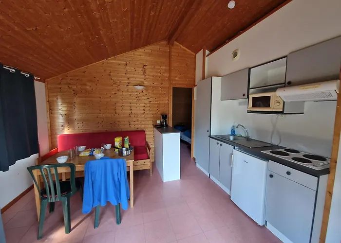 Marmotel منتزه العطل Saint-Geniez-dʼOlt